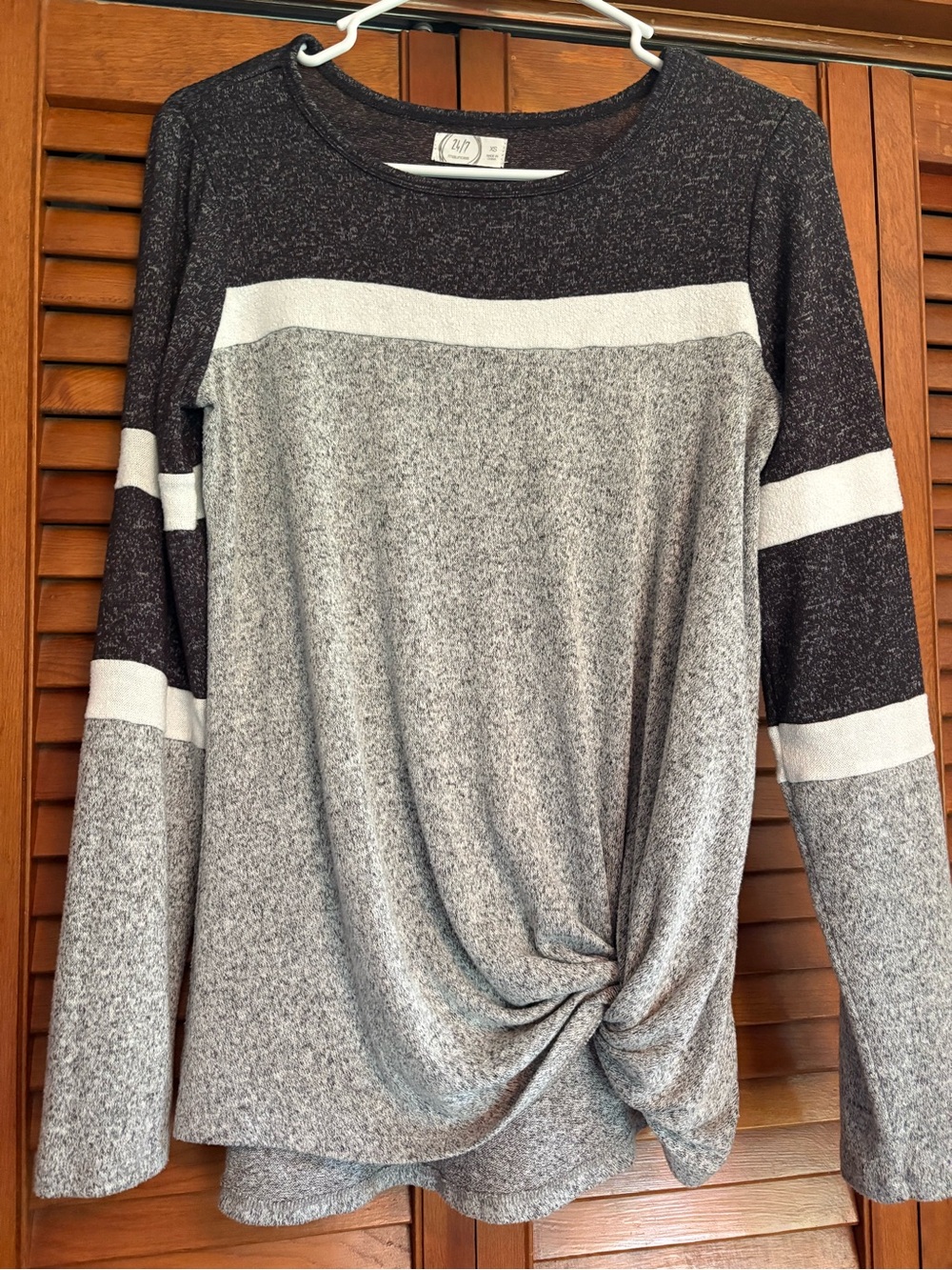 Maurices Gray, Black & White Colorblock Twist-Hem Crew Long sleeve shirt